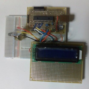 USBテストボードとLCDテストボードをブレッドボードで接続