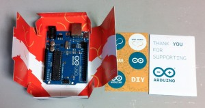 Arduino UNO（パッケージを開けたところ）